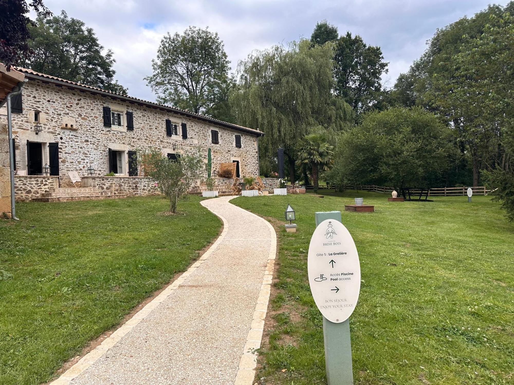 Domaine De Brise Bois Hotel Rouzède